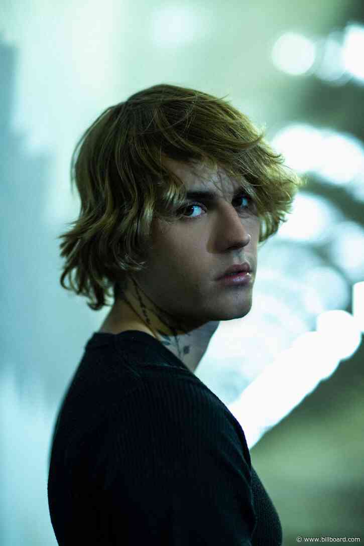 Justin Bieber Brings Intimate ‘Peaches’ Performance to Instagram