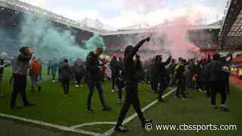 Manchester United vs. Liverpool delayed after fans invade Old Trafford pitch during Glazer protest