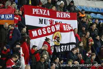 Protest in Manchester loopt uit de hand, supporters betreden het veld...