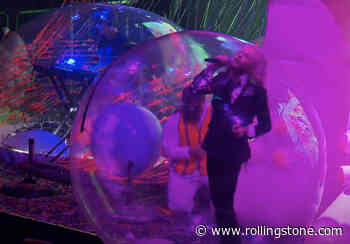 See Flaming Lips Give Tour of ‘Space Bubble Concerts’ on ‘CBS Sunday Morning’