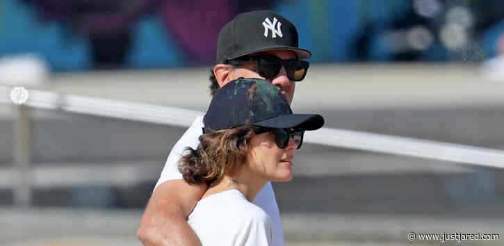 Rose Byrne & Bobby Cannavale Pack on the PDA During Rare Outing in Sydney!