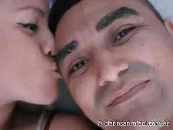 Buenos Aires: Está prófugo y en una salida transitoria se tomó una foto con la mujer de otro preso en la cama - Diario San Rafael