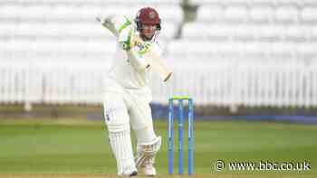 County Championship: Somerset beat Middlesex by four wickets