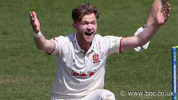 County Championship: Essex frustrated by Worcestershire batsmen