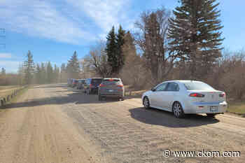 Saskatoon's vaccine drive-thru re-opens to massive line-ups - CKOM News Talk Sports