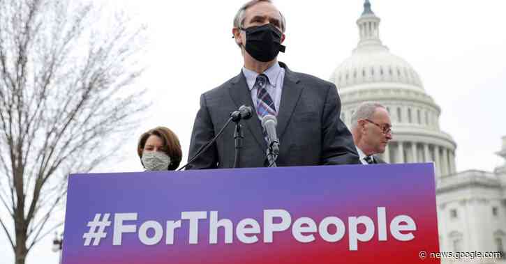 Republicans feared Democrats’ voting bill polls well. A new poll says they’re right. - Vox.com