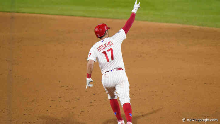 Rhys Hoskins' game-tying home run overturned after hitting railing at Citizens Bank Park; 2 fans make must-see catches - WPVI-TV