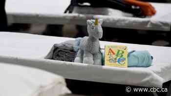 U.S. reverses Trump separation of families at Mexico border; to reunite 4 families