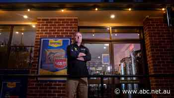 'Everyone is crying out for cooks': Regional job vacancies surpass mining boom