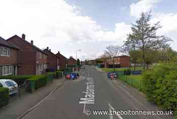 Police cordon off Little Hulton street after 'shots fired'