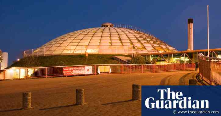 Swindon leisure centre that inspired Oasis on at-risk buildings list