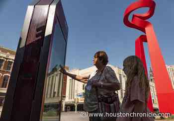 Houston council to consider plan to erect up to 125 digital sidewalk kiosks for share of ad revenue - Houston Chronicle