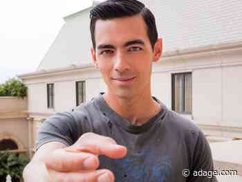 Odd brand swag alert: Expedia gives away 3D-printed replicas of Joe Jonas’ hand