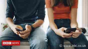 Teens, tech and mental health: Oxford study finds no link