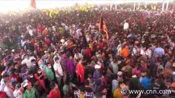 Modi holds rally with thousands as virus rips through India