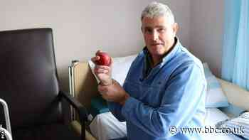 Alan Igglesden: Ex-England bowler receiving end of life care