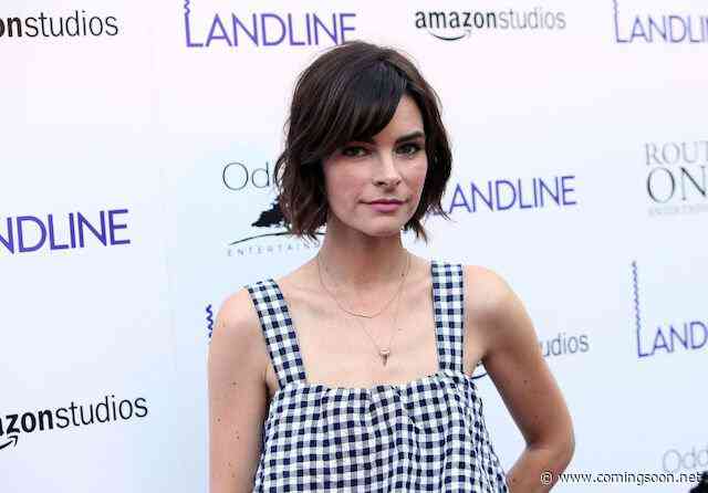 Interview: Pink Skies Ahead Director Kelly Oxford Finds Humor in Anxiety