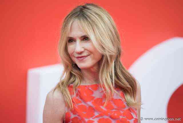 Holly Hunter in Talks to Lead Film Adaptation of Sue Miller’s Monogamy