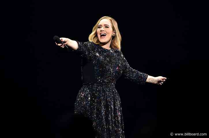 Adele Celebrates Turning ‘Thirty Free’ in New Carefree Selfies