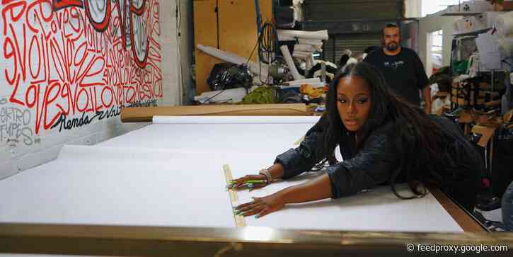 28-year-old Tyra Myricks makes 7 figures and has 5 side hustles. Here's how she typically spends a day.