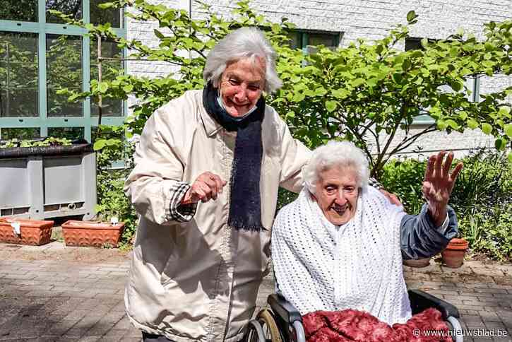 Oudste tweeling van het land blaast honderd kaarsjes uit: “Ruzie als kind, maar onafscheidelijk als volwassenen”
