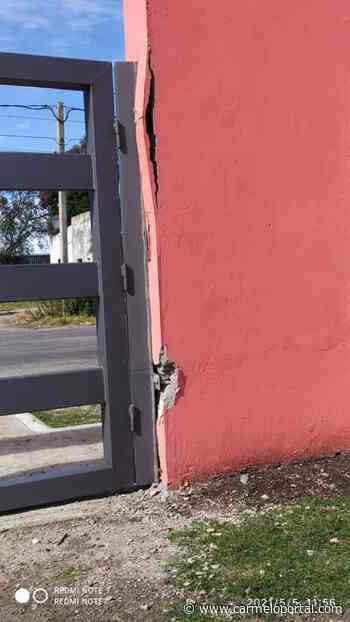 Vandalizaron portón de Plaza de Deportes en Ombúes de Lavalle - Carmelo Portal