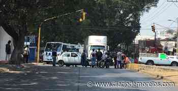 Bloqueo por falta de agua en la avenida Vicente Guerrero, de Cuernavaca - Diario de Morelos