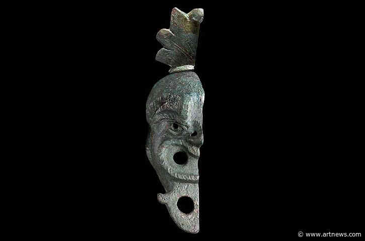 Rare Roman-Era ‘Face-Shaped’ Bronze Oil Lamp Found in Jerusalem