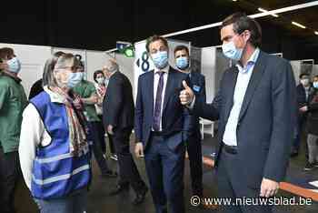 De burgemeester eerst vaccineren? “Hier in Gent worden de regels streng bewaakt”