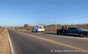 Choca una camioneta contra tráiler en Villa Unión-El Rosario, Sinaloa - Debate