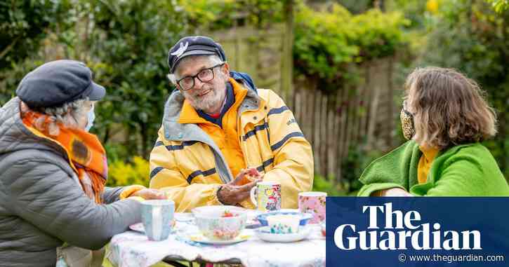 Portrait of happiness: long lockdown ends for the artist Philip Sutton