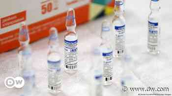 Coronavirus digest: Russia approves one-dose Sputnik V jab - DW (English)