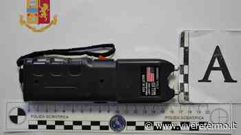 Fermo, in autobus con lo storditore elettrico: giovane denunciato - Vivere Fermo