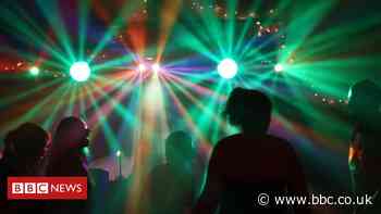 Covid in Scotland: Nightclubs launch legal bid over restrictions - BBC News