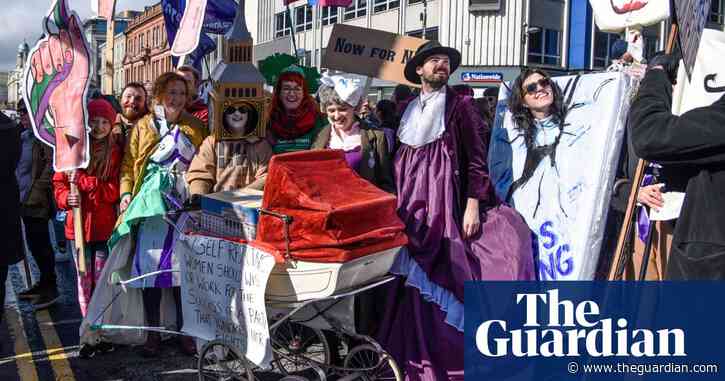 Five art collectives shortlisted for Turner prize