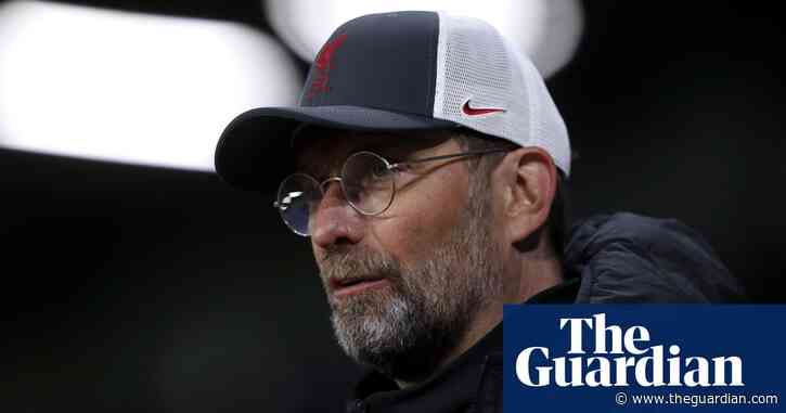 'Protests must be peaceful': Jürgen Klopp on Old Trafford scenes – video