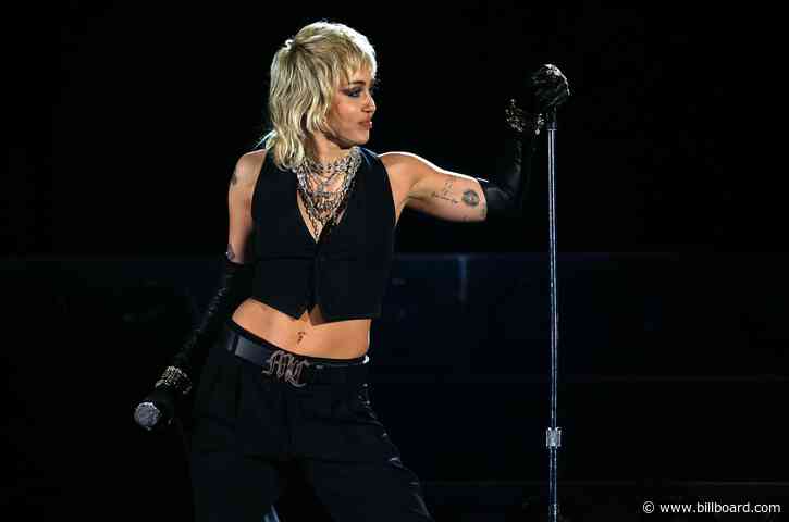 5 Things We Want to See From Miley Cyrus on ‘Saturday Night Live’