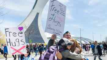 About 5 people with COVID-19 rode buses to Montreal's anti-health-measure protest, officials say