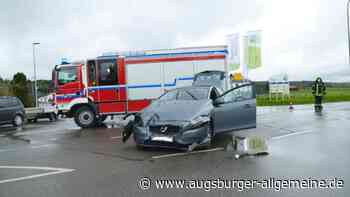 Glück im Unglück bei Unfall an Kreuzung in der Bobinger Siedlung - Augsburger Allgemeine