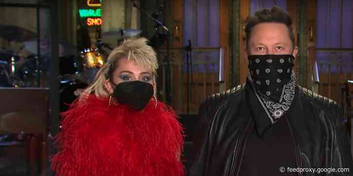 'SNL' cast members have been accused of 'getting a little too big for their britches' by an industry insider, following swipes at Elon Musk
