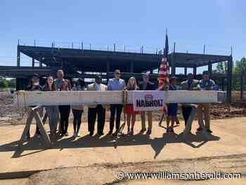 FSSD holds topping out ceremony for new performing arts center - williamsonherald.com