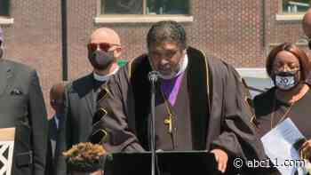 Rev. Barber, clergy rally in Elizabeth City for release of bodycam tape in Andrew Brown Jr. shooting
