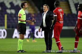 Vercauteren gefrustreerd, maar houdt zich in: &quot;De arbiter heeft altijd gelijk, zelfs als hij ongelijk heeft&quot;