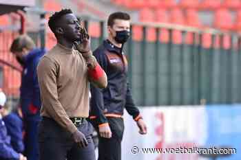 Leye verraste met een 18-jarige debutant in de basis en geeft signaal: &quot;Er zijn er die na zes matchen denken dat ze grote spelers zijn&quot;