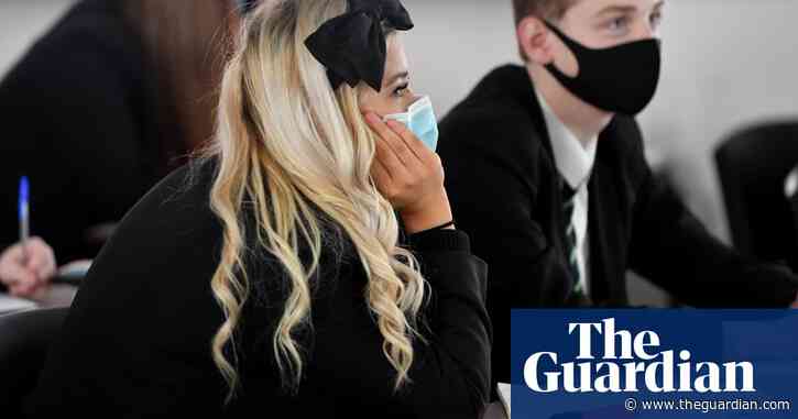 Pupils should keep wearing masks into the summer, Sage told ministers