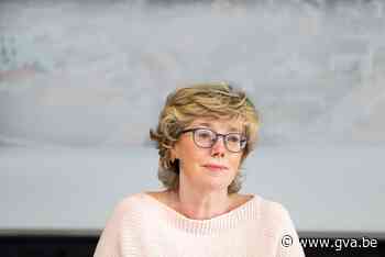 Portret Veerle Heeren: de burgemeester die haar zelfgemaakt wapenschild in het stadhuis liet inmetselen - Gazet van Antwerpen