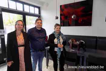 Kunstenares palmt leegstaand restaurant in