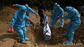 India's daily COVID death toll surpasses 4,000 for first time