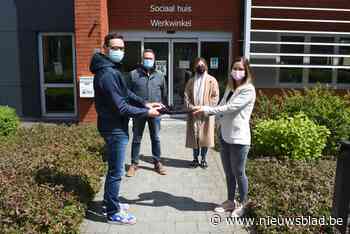 Laptops voor kwetsbare gezinnen dankzij sociale dienst en de Frakstok - Het Nieuwsblad