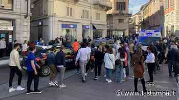 Ragazza soccorsa in piazzetta della Lega, ad angolo con vicolo dell’Erba - La Stampa